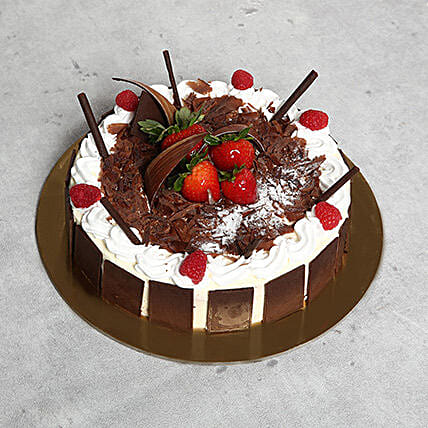 Delightful Black Forest Cake: 