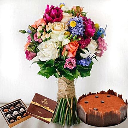 Lavish Combo: New Year Flowers & Cakes