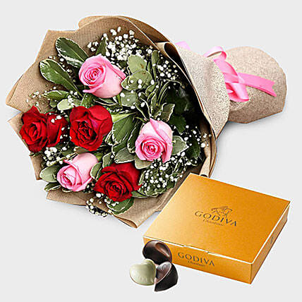 Pink and Red Roses With Godiva Gold Chocolate Box: Godiva Chocolates