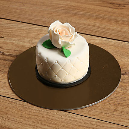 Designer Flavored Mono Cake: Birthday Cakes for Kids