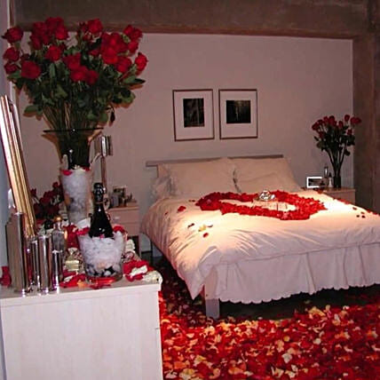 Velvety Surprise With Roses and Petals: Experiential Gifts