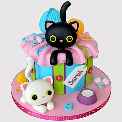 Playing Cats Cake: Butterfly Cakes
