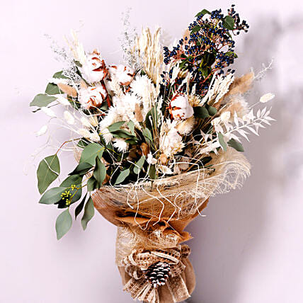 Graceful Dry Flower Bouquet: Christmas Flowers to Dubai