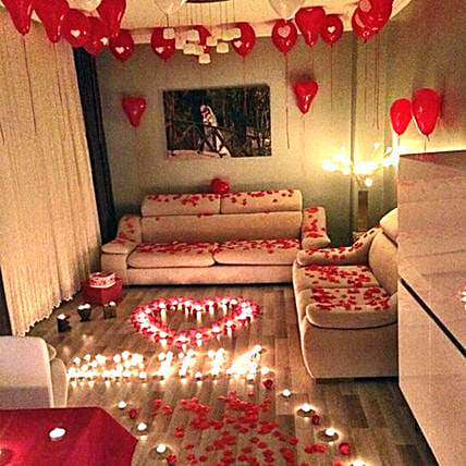 Romantic Decor Of Balloons and Candles: Luxury Flowers Dubai