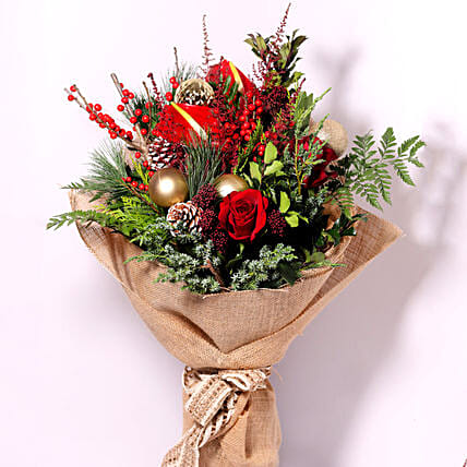 Xmas Theme Flower Bouquet: Christmas Flowers to Fujairah
