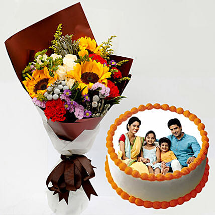 Pretty Flower Bunch & Vanilla Cake: Customized Cakes in Dubai