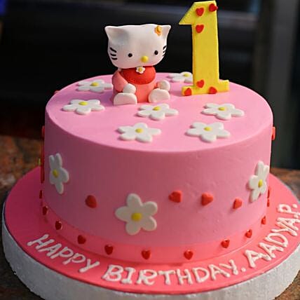 Hello Kitty Fondant Cake: 
